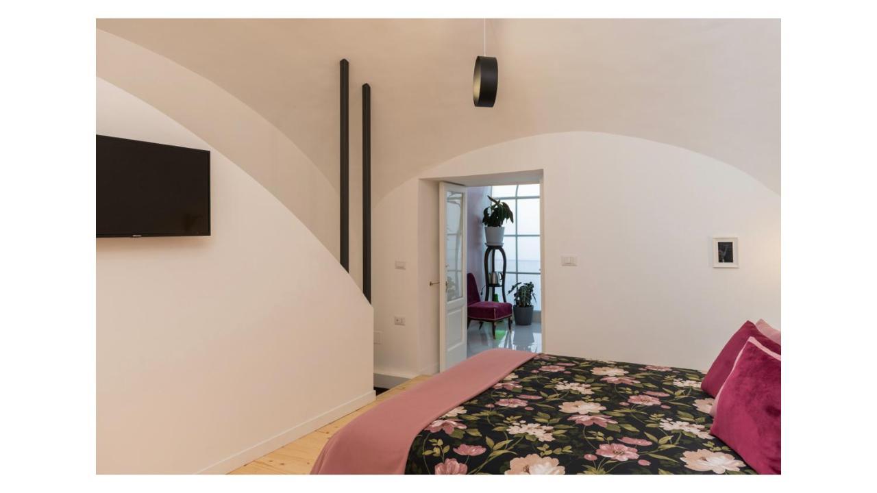 Light Pink - Suite In The Middle Of Everything Torre Annunziata Zewnętrze zdjęcie