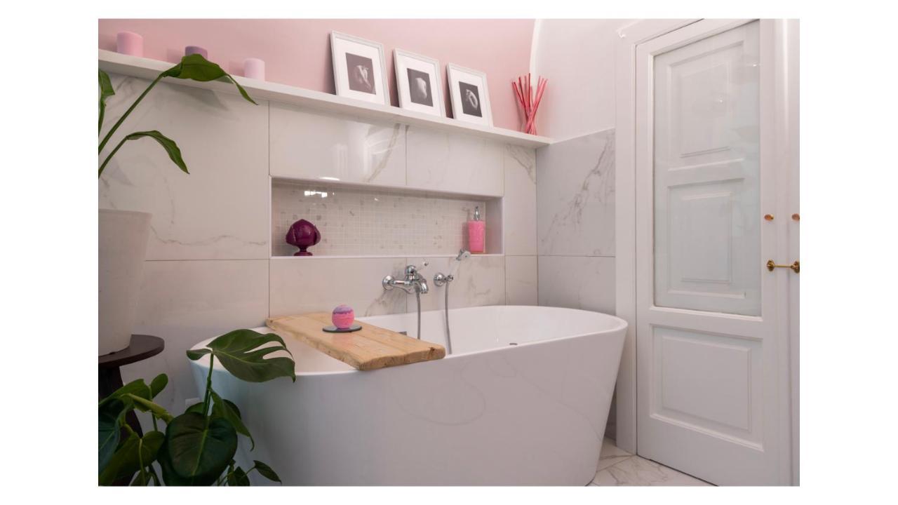 Light Pink - Suite In The Middle Of Everything Torre Annunziata Zewnętrze zdjęcie