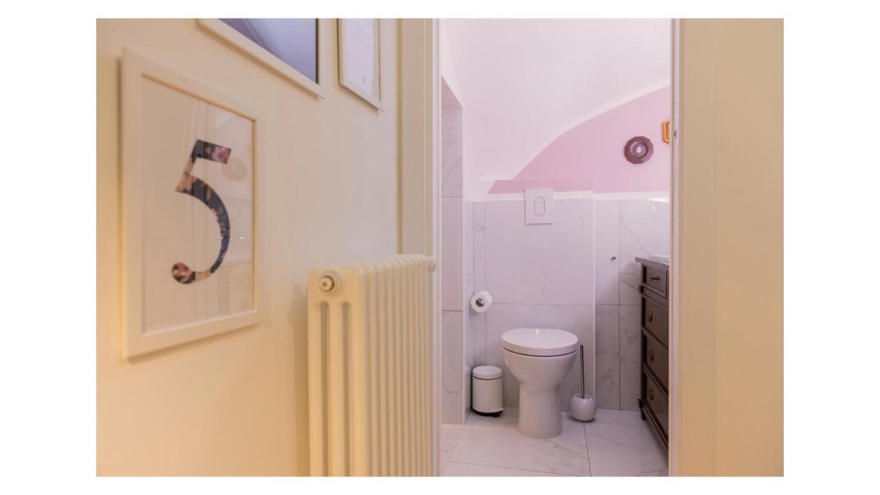 Light Pink - Suite In The Middle Of Everything Torre Annunziata Zewnętrze zdjęcie